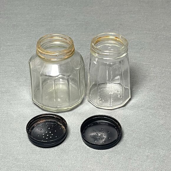 Vintage G. C. Co Paneled Clear Glass Black Metal Lid Salt & Pepper Shaker-UV - Picture 13 of 15